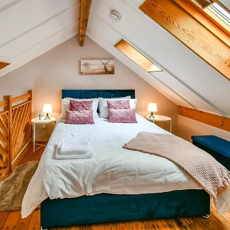 Fifth Milestone Annexe Apartament *